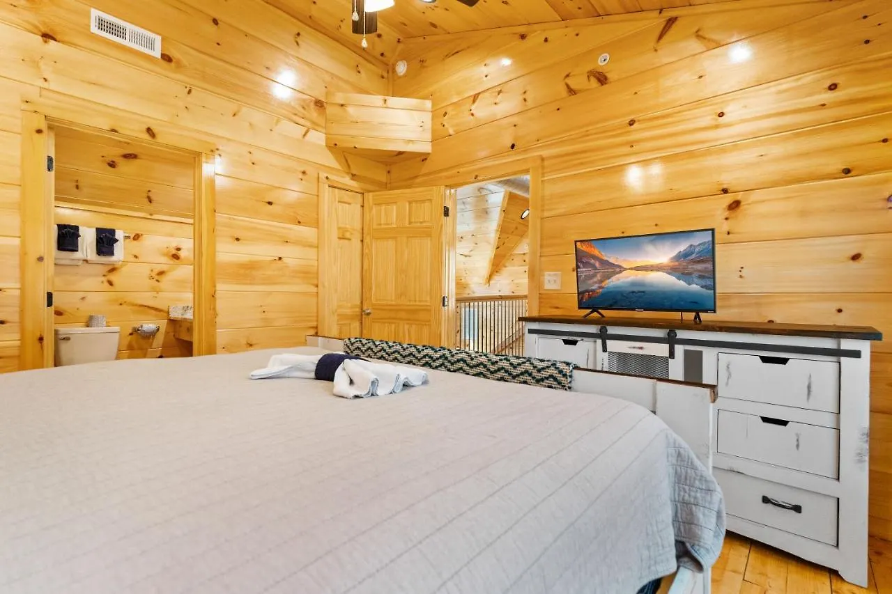 Pine Mountain Retreat, Hot Tub, Game Room, 1089 Free Tickets Each Paid Day, Dollywood And 펜션