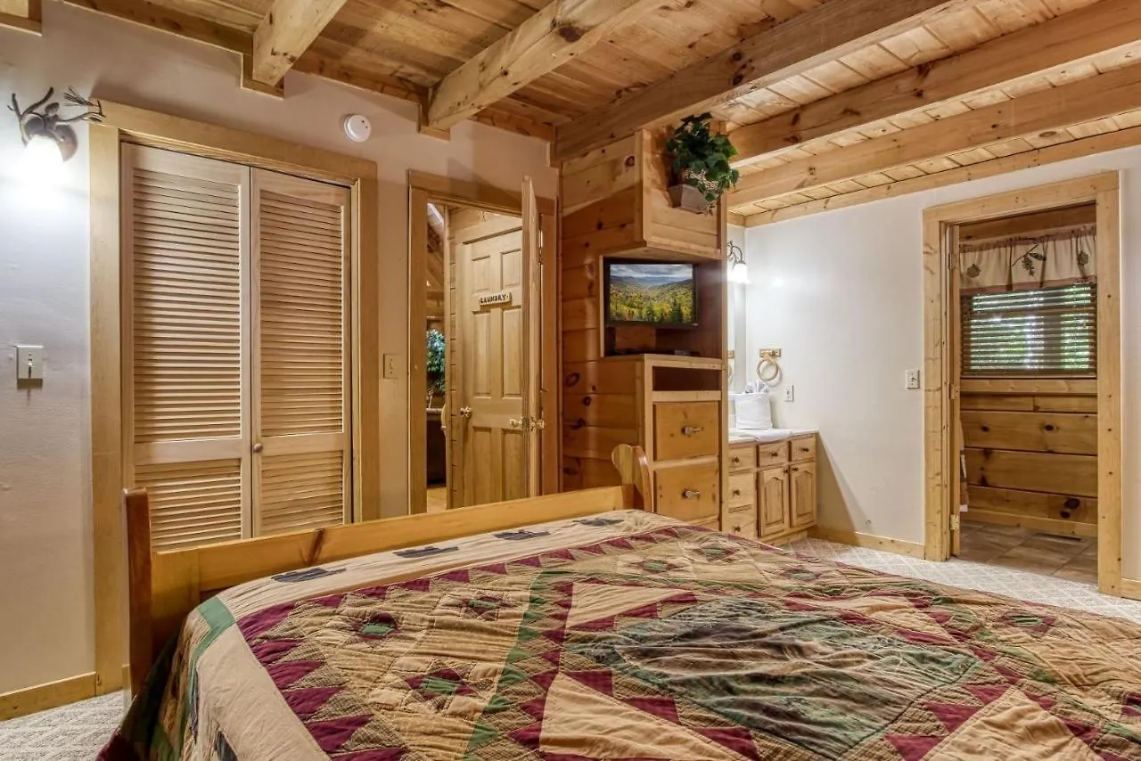 Er50 - Creekside - Great Location, Close To The Action! *
