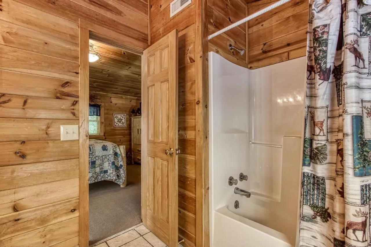 Holiday home Mystic Mountain - Great Location! Close To The Action! Pigeon Forge