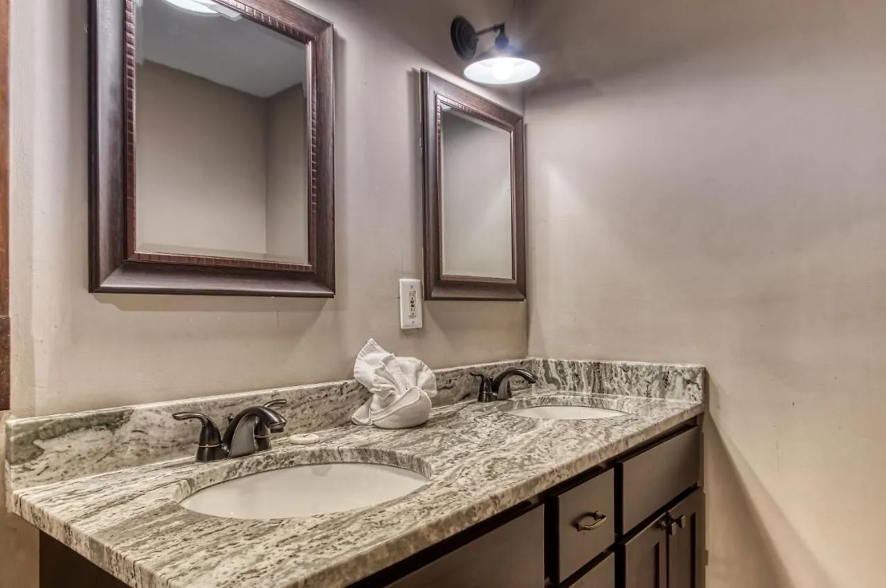 Cuddlin' Up, Er209 - Luxury At Its Finest And Location That Can't Be Beat! * Pigeon Forge