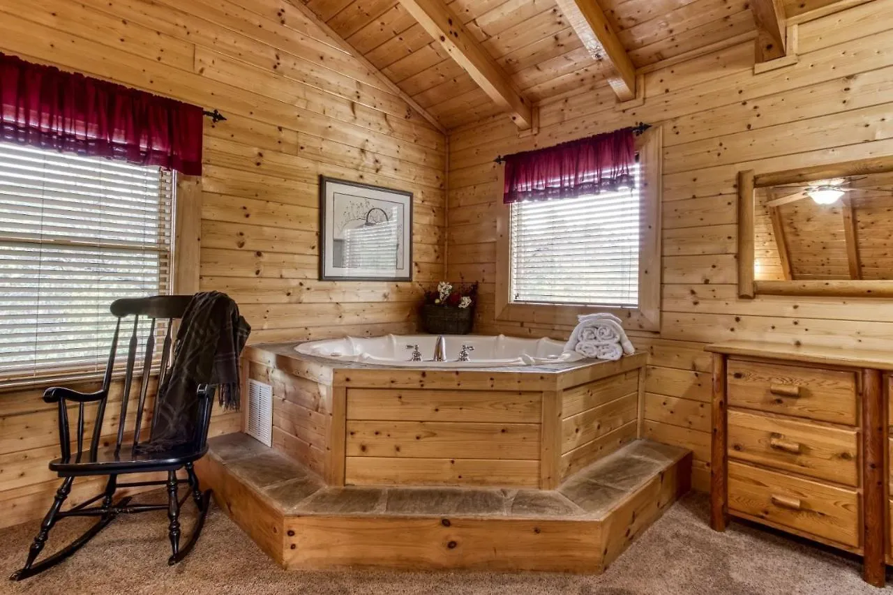 Ern819 - Mountain Majesty - Great Location! Close To The Action! Сasa de vacaciones Pigeon Forge
