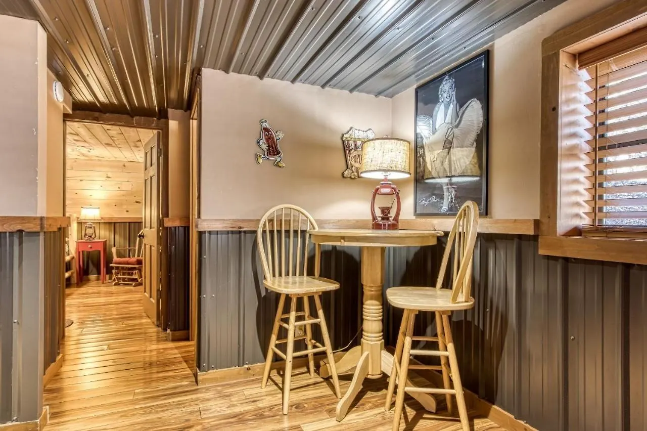 Nyaraló Er45 - Tin Pan Alley - Great Location, Just Across From Swimming Pool! Pigeon Forge