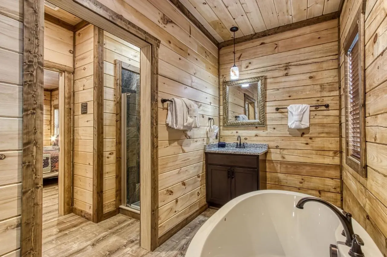 Ern840 - Splashin' - Brand New With Indoor Pool! Great Location! Casa de Férias