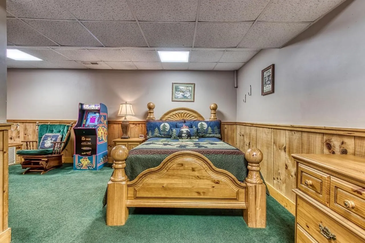 Er83 - Savage Loft - Your Close To The Action Getaway פיג'ן פורג'