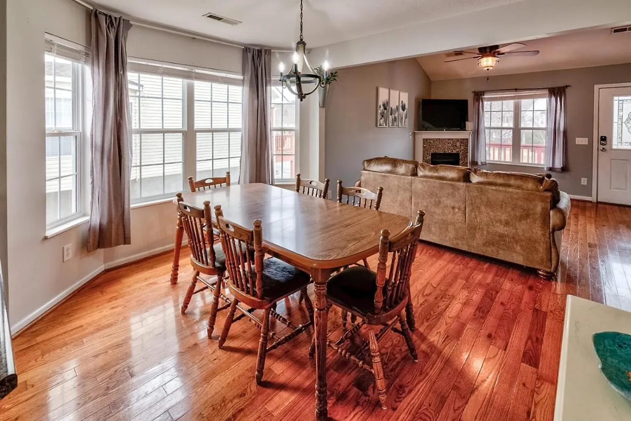 A Perfect Vacation Spot Close To Everything In Sevier County! بيت للعطل