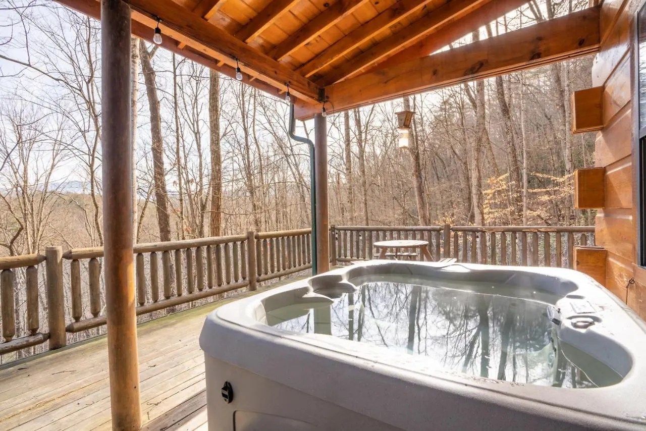 Holiday home Moonshine Ridge With Hot Tub And Fire Pit