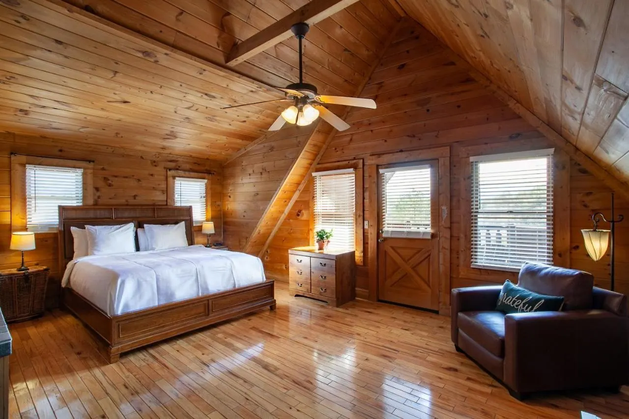Sweet Hideaway Retreat Near 度假居 *