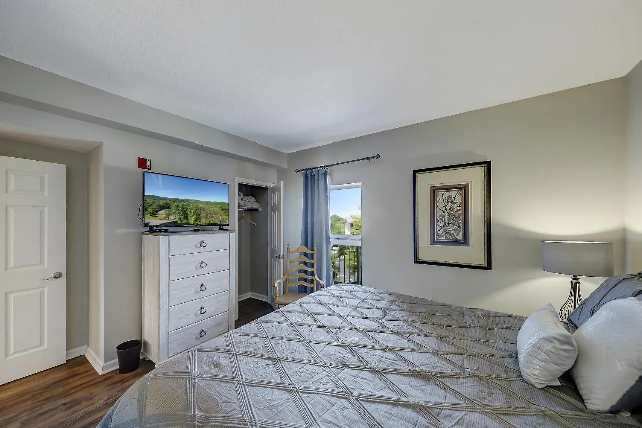 Apartment Kickin' Back Whispering Pines 343