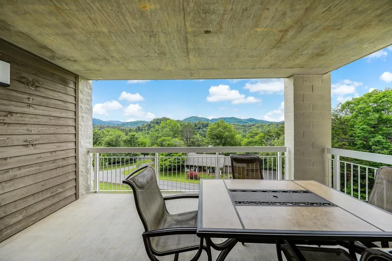 Apartmán Greenbrier Getaway Whispering Pines 524