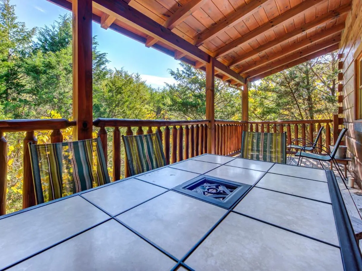Moonlight Theater Lodge, 3 Bedrooms, Hot Tub, Pool, Sleeps 14 비둘기 포지