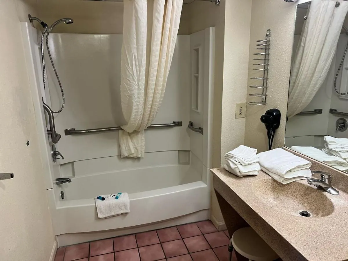 Days By Wyndham South Hotel 2*
