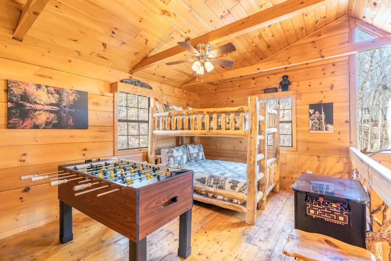 Holiday home Moonshine Ridge With Hot Tub And Fire Pit Pigeon Forge