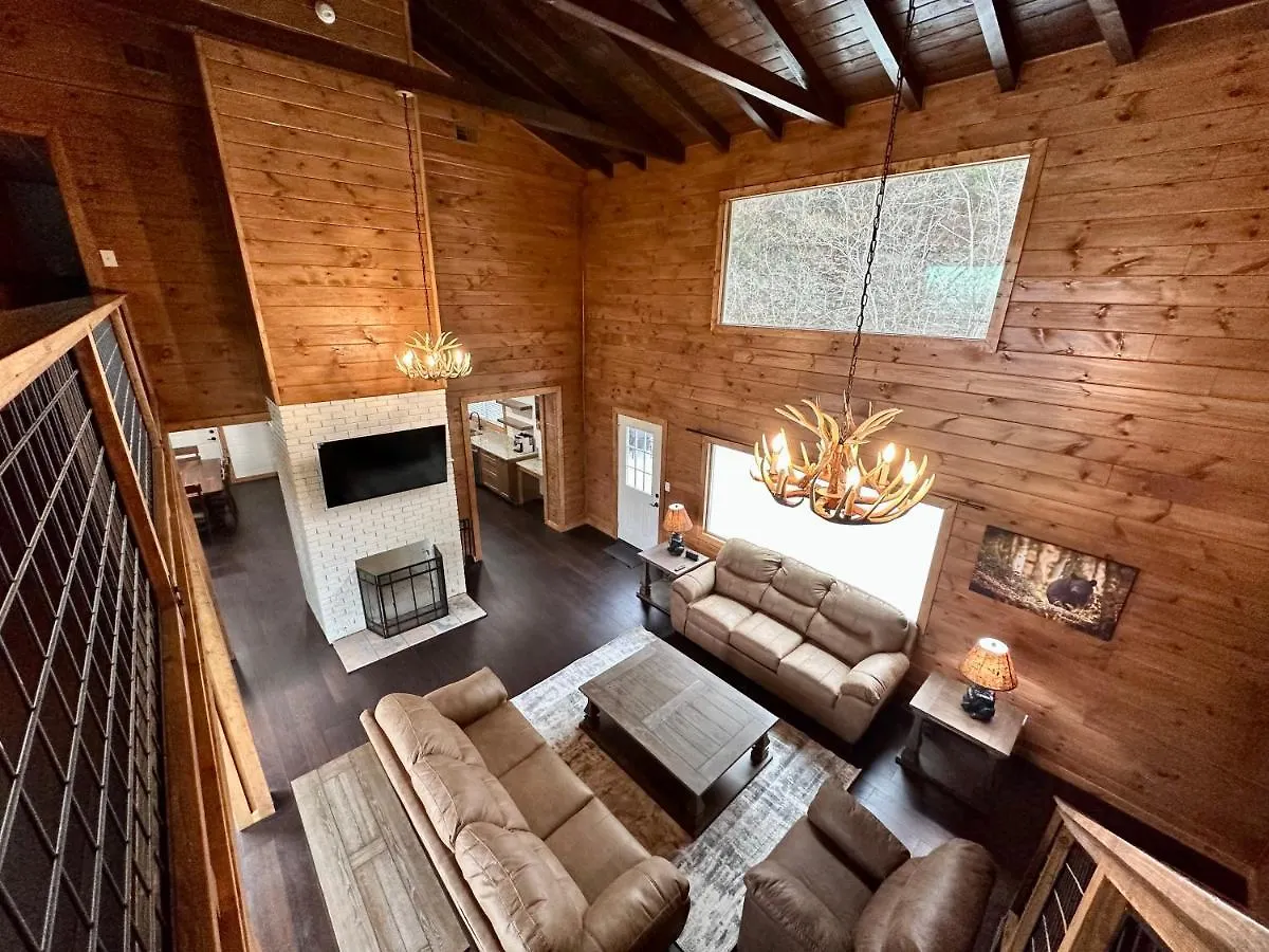 Holiday home Creekfront Lodge: Brand New!