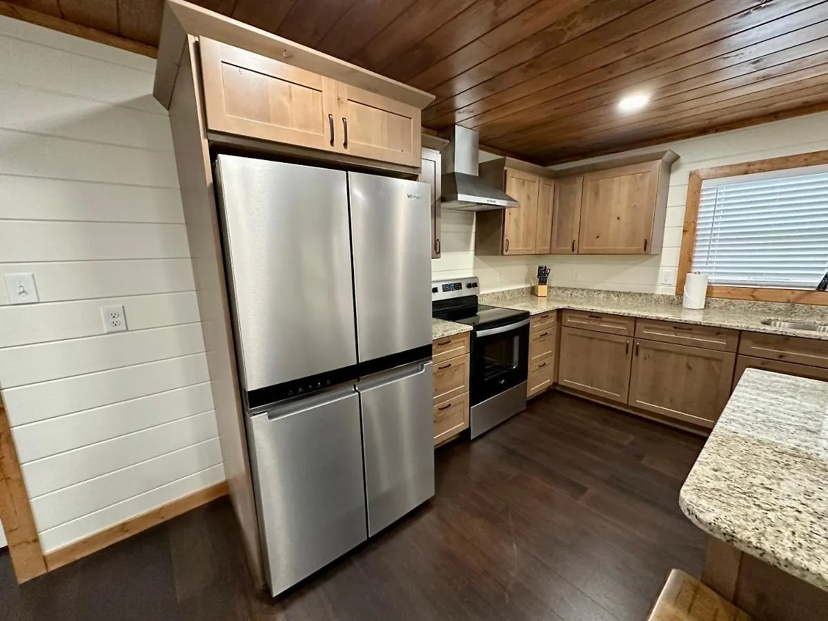 Holiday home Creekfront Lodge: Brand New! Pigeon Forge