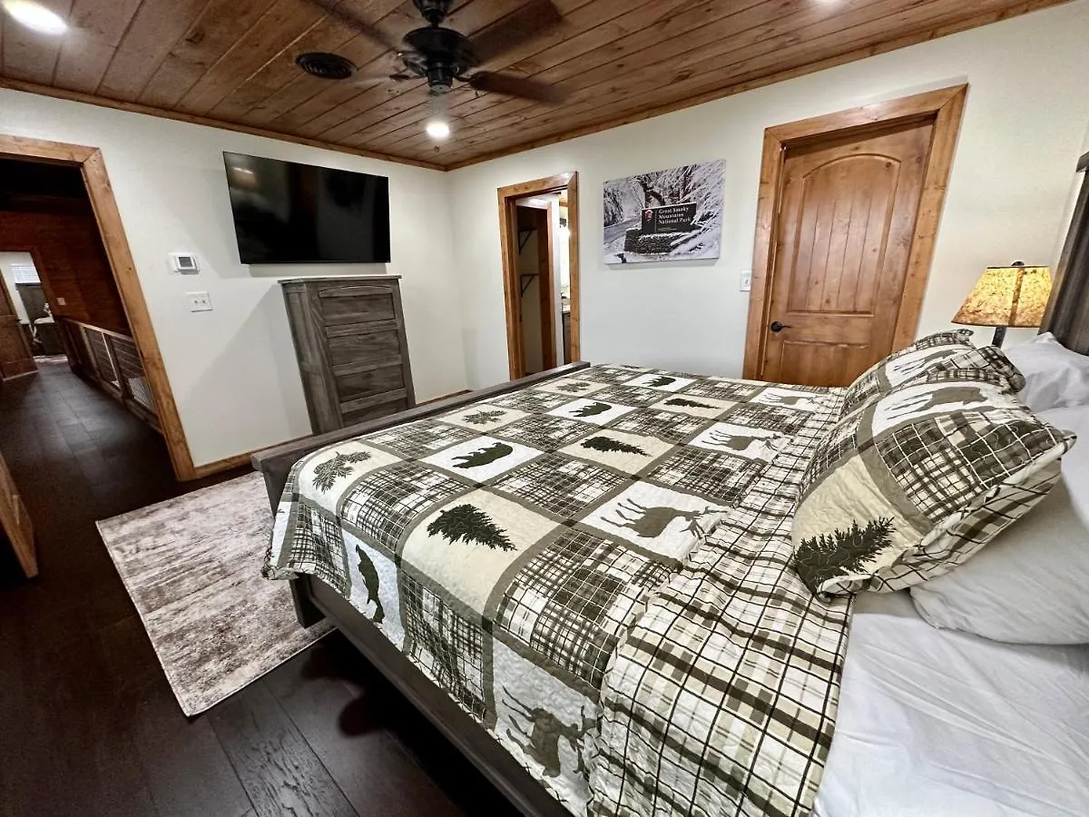Creekfront Lodge: Brand New! בית נופש *