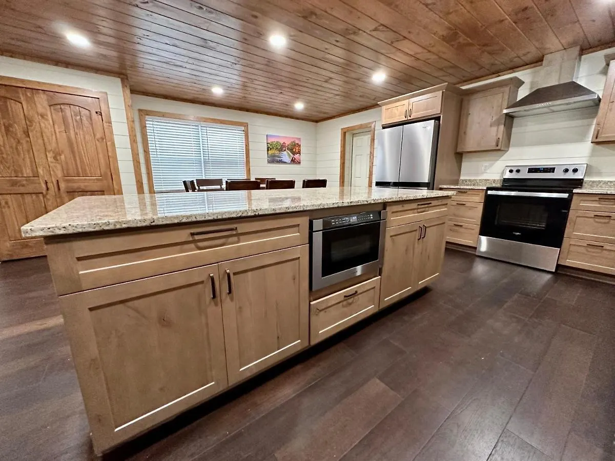 Creekfront Lodge: Brand New! * Pigeon Forge
