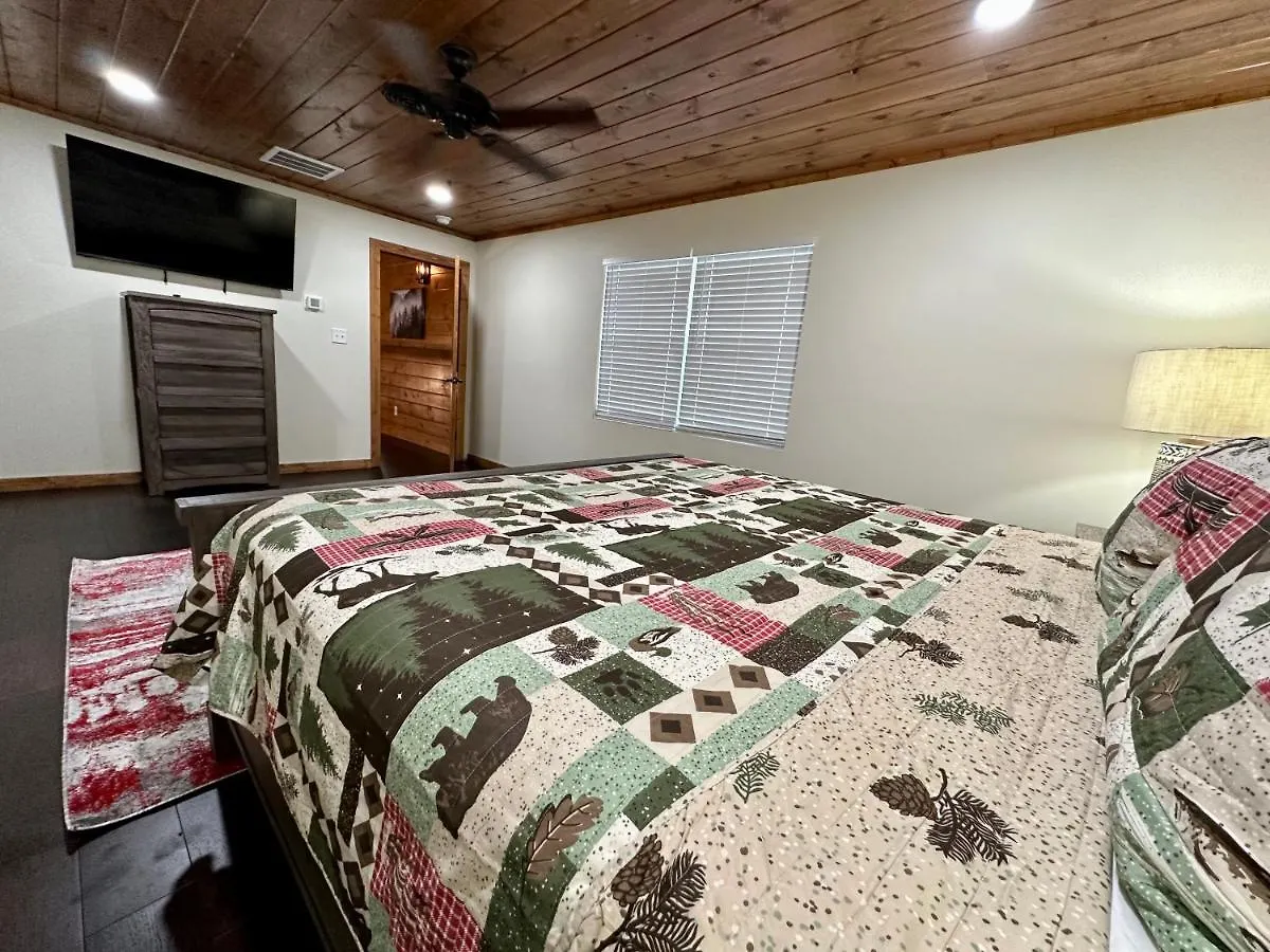 Holiday home Creekfront Lodge: Brand New! Pigeon Forge