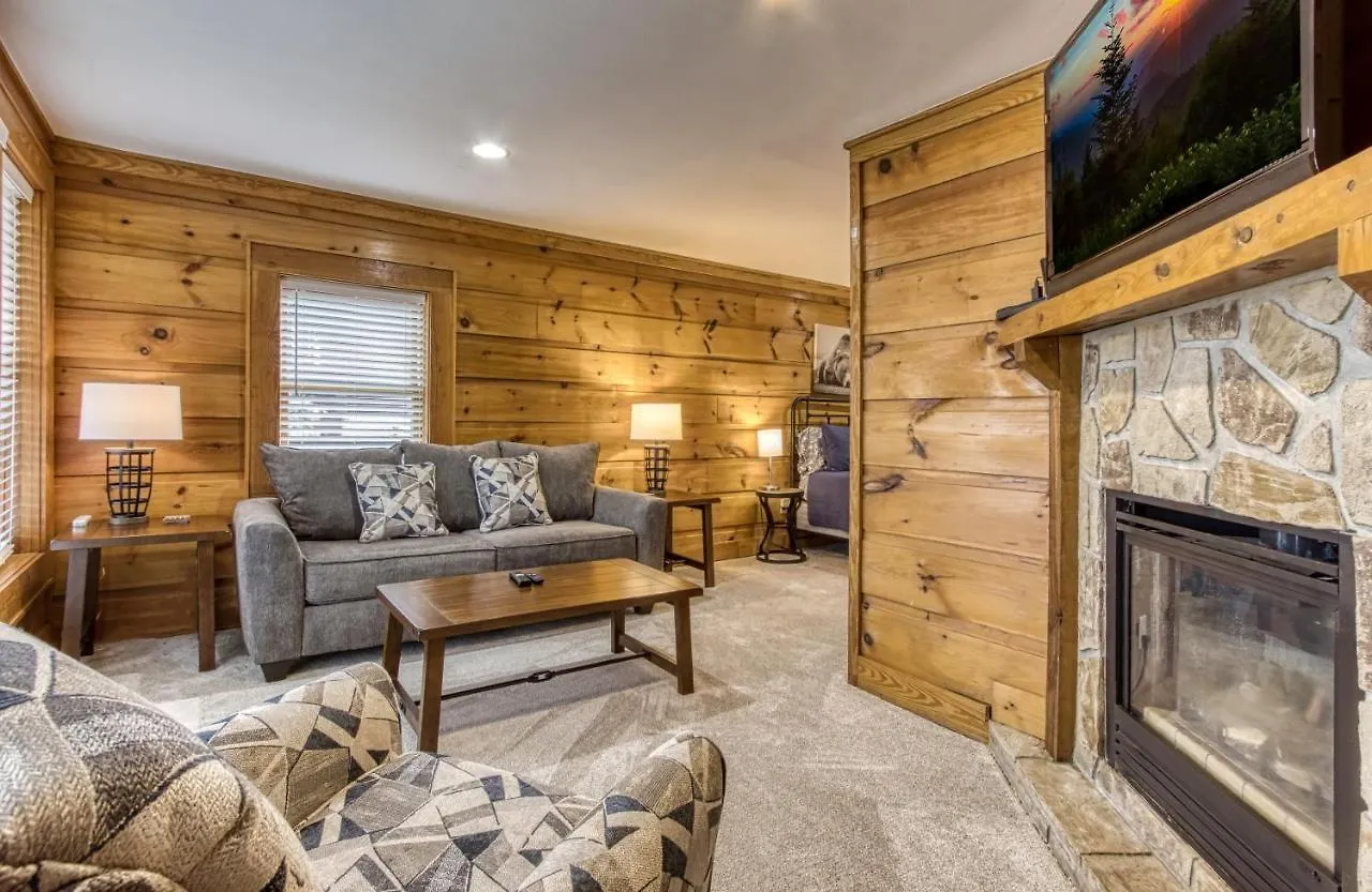 Newly Renovated Perfect 2 Bedroom W Indoor Jacuzzies, Hot Tub, Pool, Sauna, Golf! Villa *