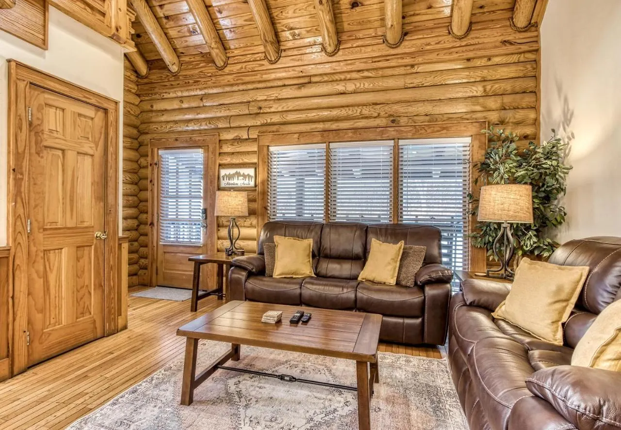 Newly Renovated Perfect 2 Bedroom W Indoor Jacuzzies, Hot Tub, Pool, Sauna, Golf! *