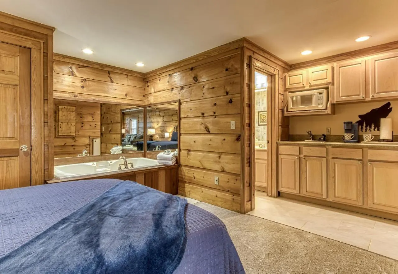 Newly Renovated Perfect 2 Bedroom W Indoor Jacuzzies, Hot Tub, Pool, Sauna, Golf! Pigeon Forge