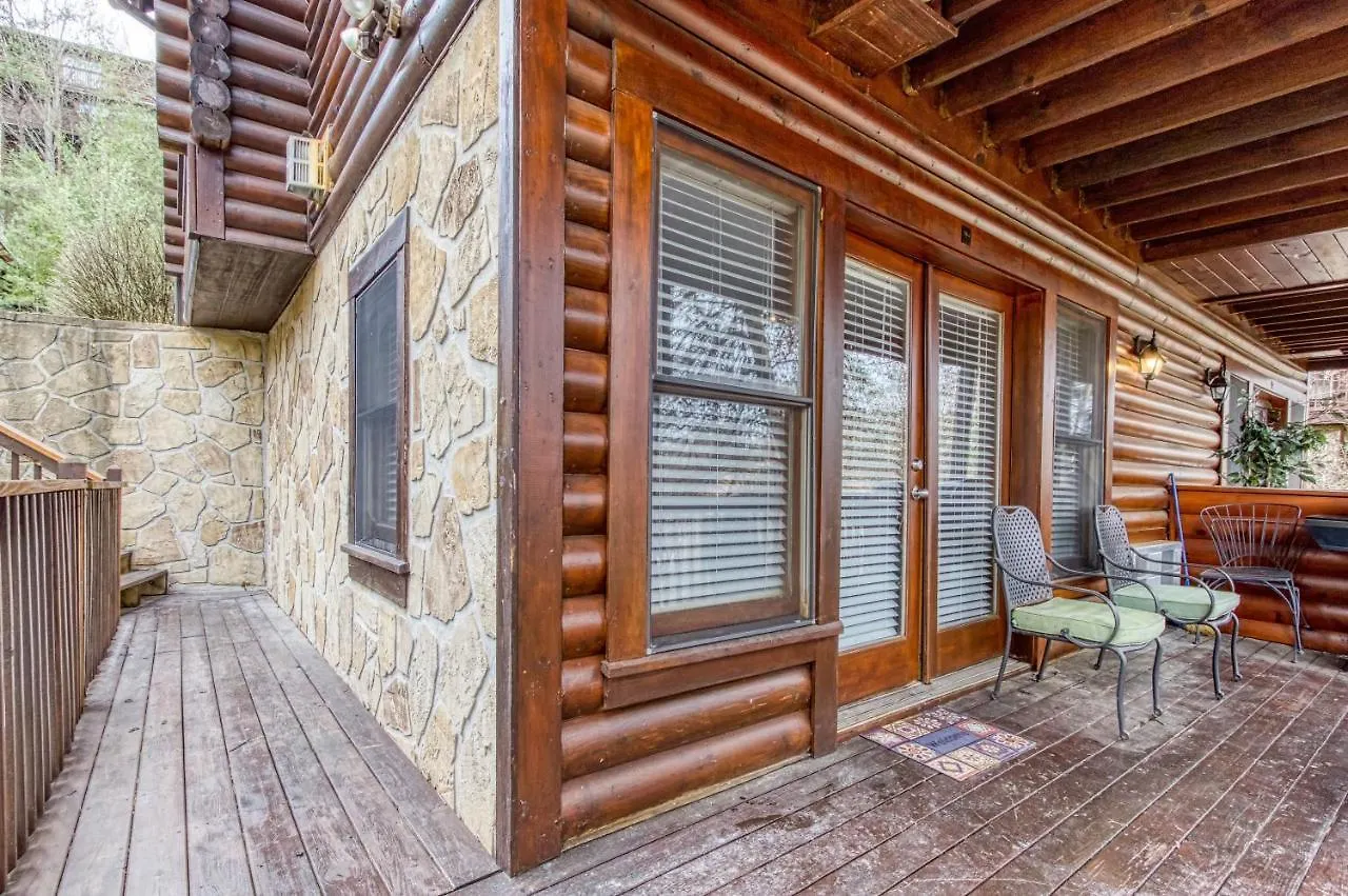 Newly Renovated Perfect 2 Bedroom W Indoor Jacuzzies, Hot Tub, Pool, Sauna, Golf! Villa *
