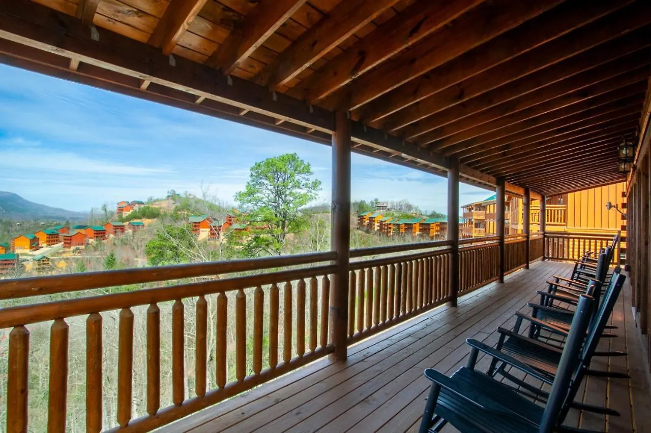 Pool And Game In Stunning Mountain Tatil Evi Pigeon Forge