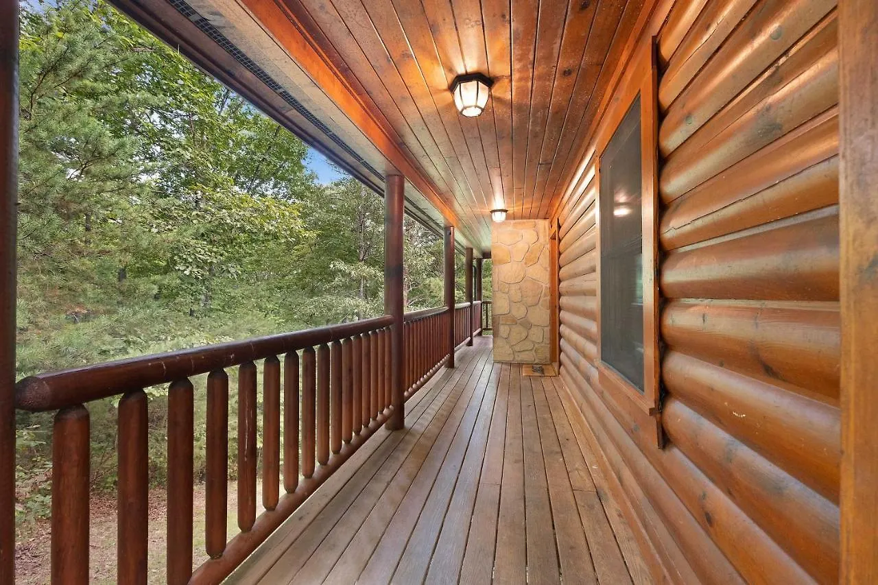 Holiday home Private Smoky Mtn Log With 2 Decks And Hot Tub!