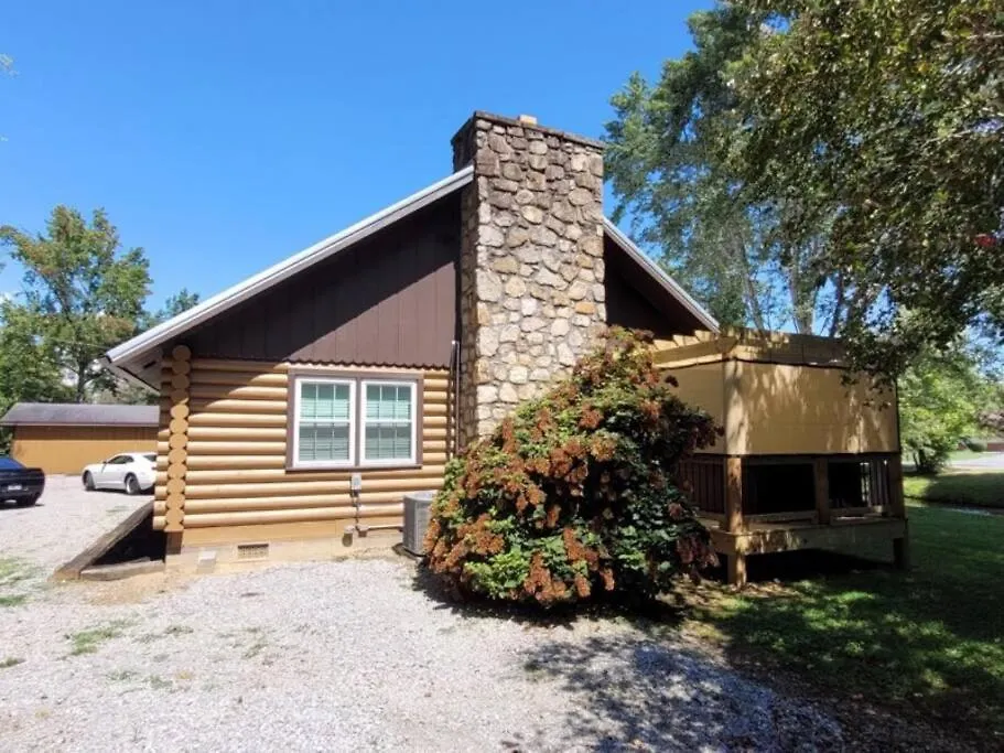 Dom wakacyjny Creekside Hideaway - Real Log W/great Location