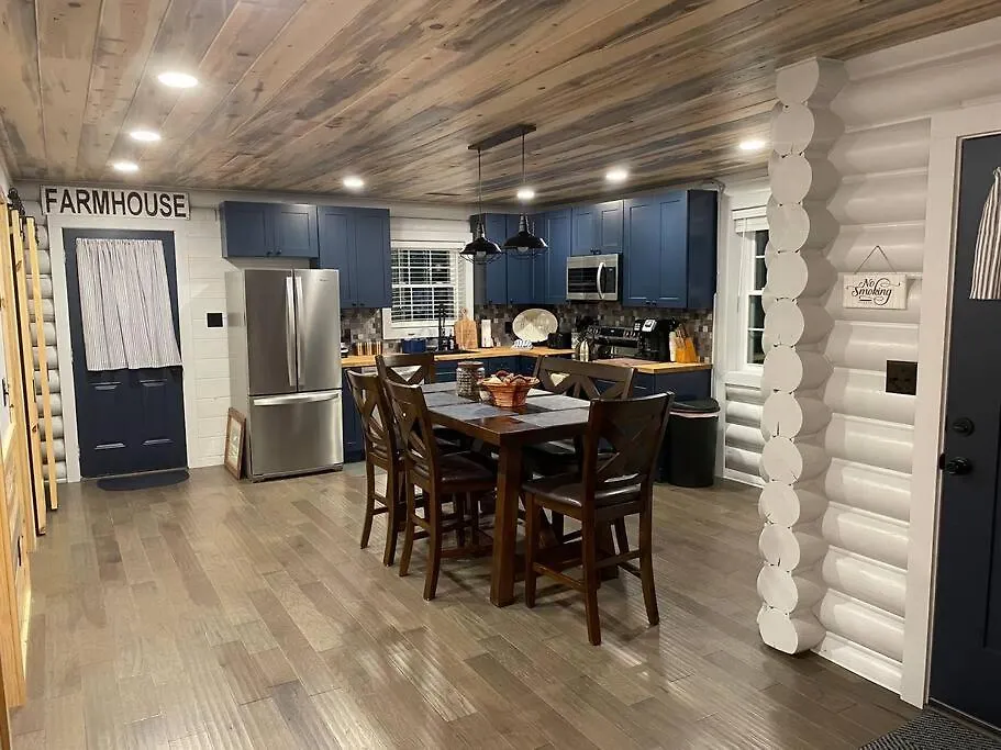 Dom wakacyjny Creekside Hideaway - Real Log W/great Location *