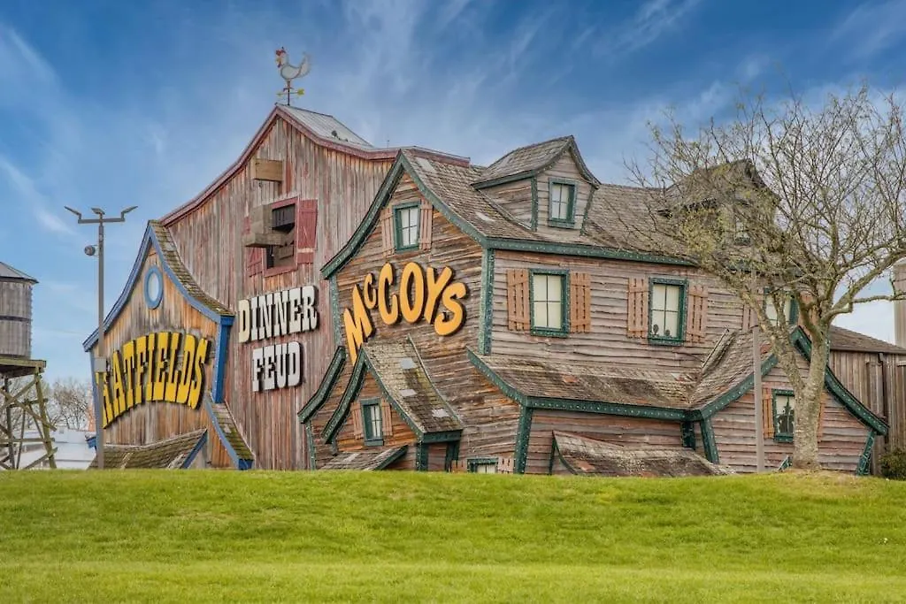 King Bed Pet Friendly Smart Lock Pigeon Forge