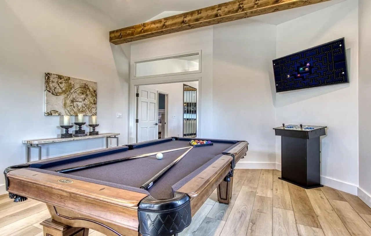 펜션 Mountain Valley Revival - Brand New Renovations, Close To Town, Panoramic Mountain Views!! *