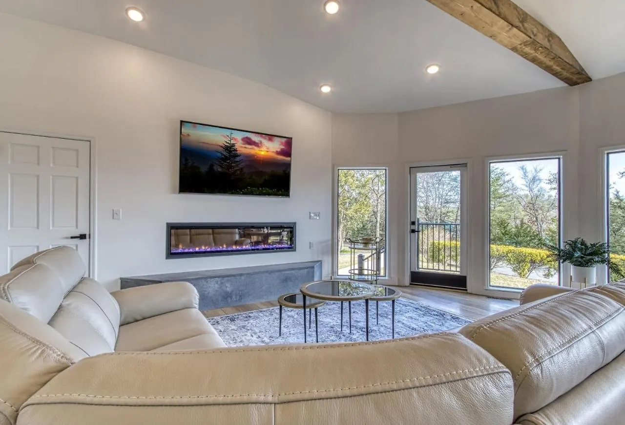 펜션 Mountain Valley Revival - Brand New Renovations, Close To Town, Panoramic Mountain Views!! *
