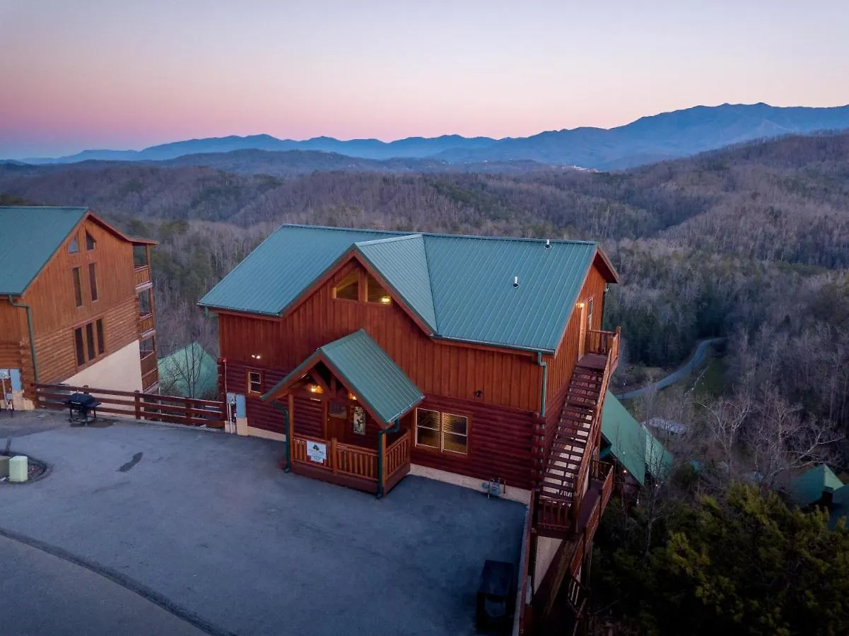 Highland Plunge Pigeon Forge