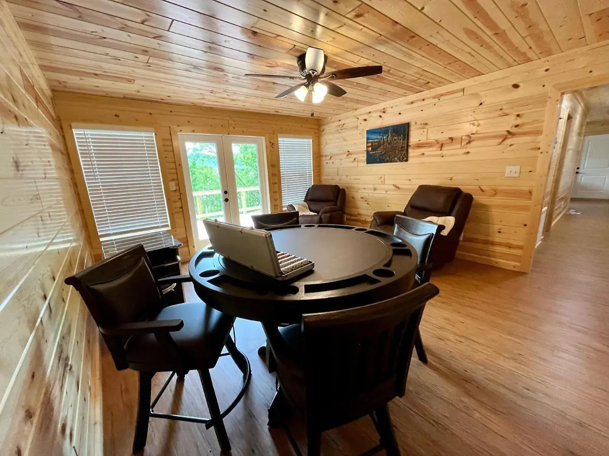 The Hitching Post: Spacious 5br/4ba Rancher *