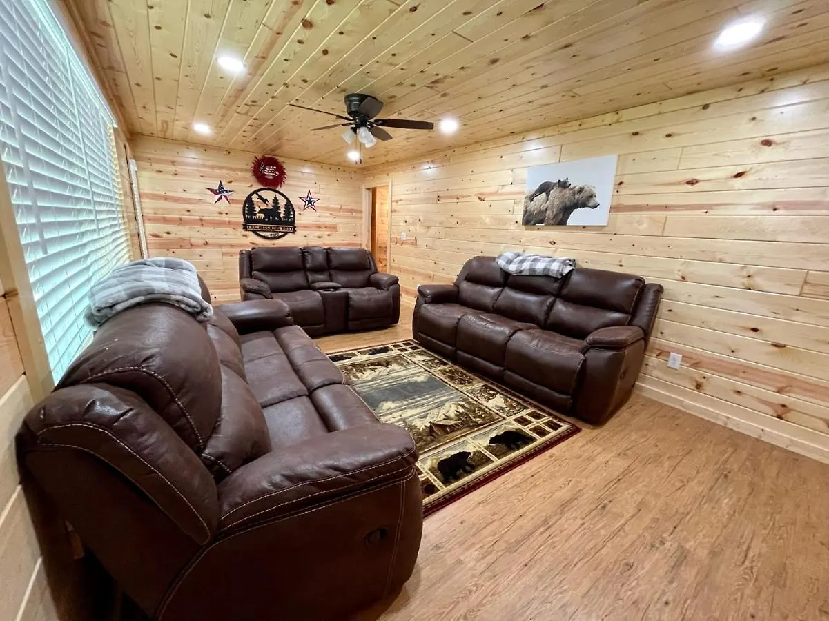 The Hitching Post: Spacious 5br/4ba Rancher *