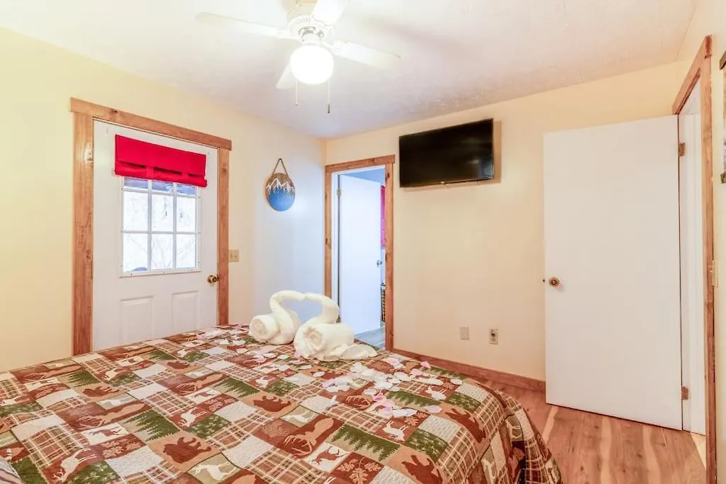 King Bed Pet Friendly Smart Lock