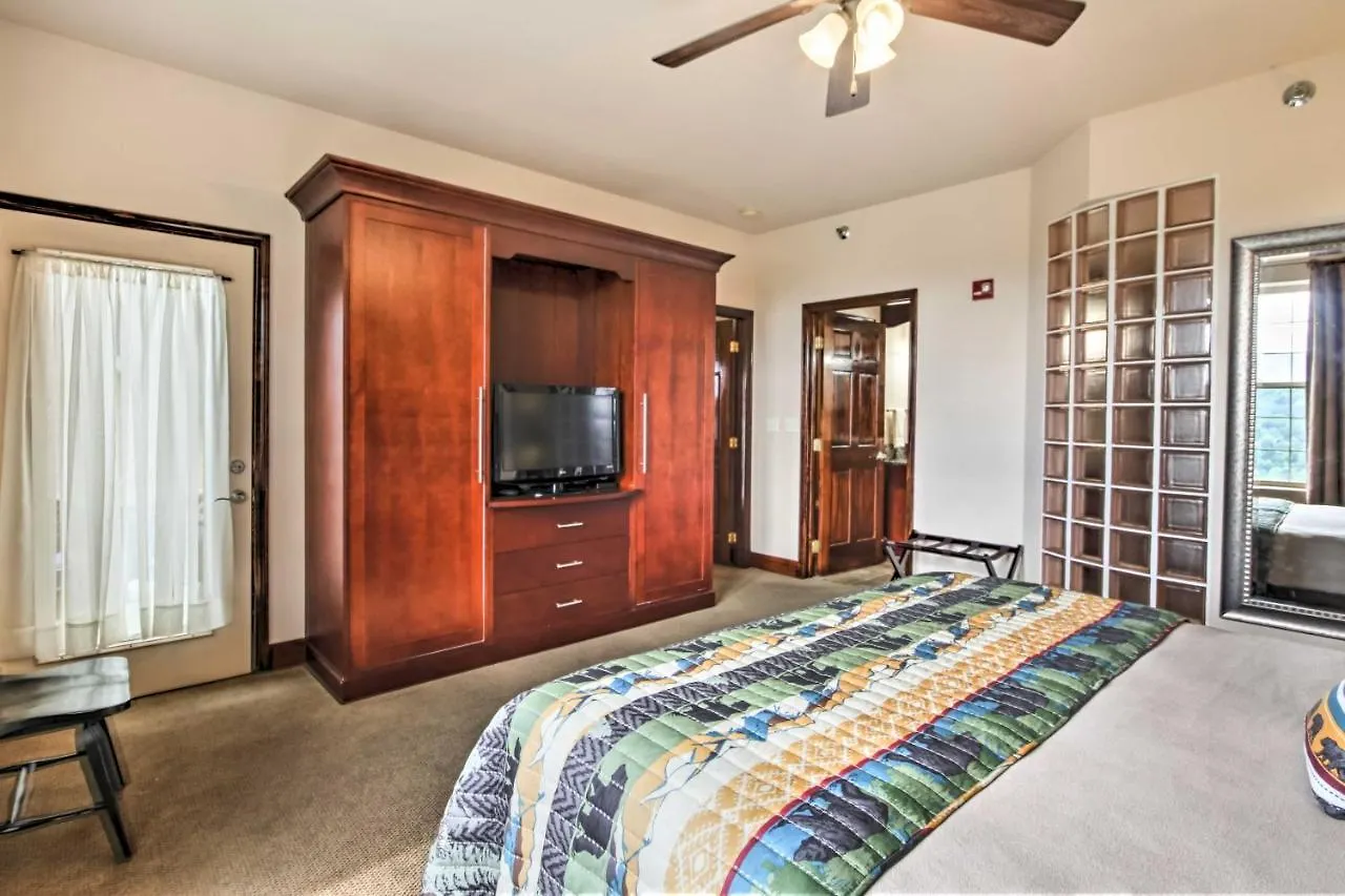 High Above It With Amenity Access Apartment Pigeon Forge