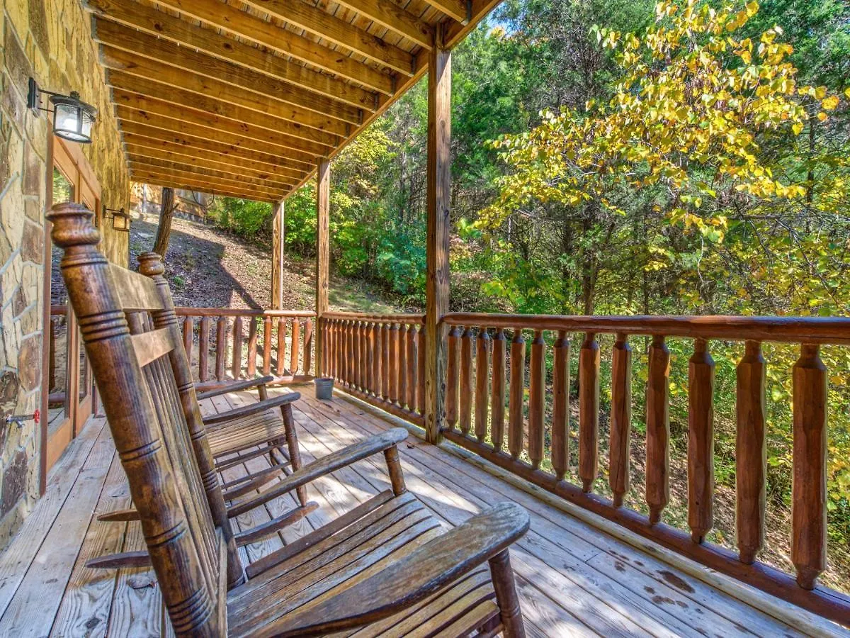 펜션 Moonlight Theater Lodge, 3 Bedrooms, Hot Tub, Pool, Sleeps 14 비둘기 포지