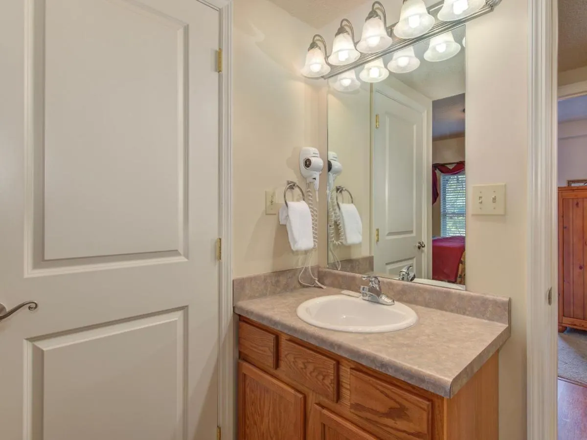Riverside Dream Cedar 103 Apartment