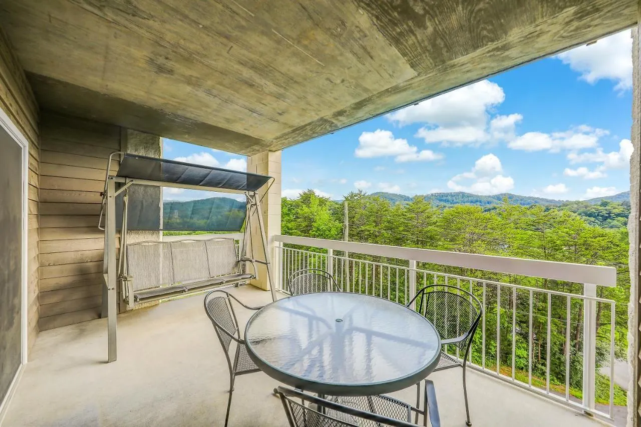 Apartment Livin It Up Whispering Pines 632 Pigeon Forge