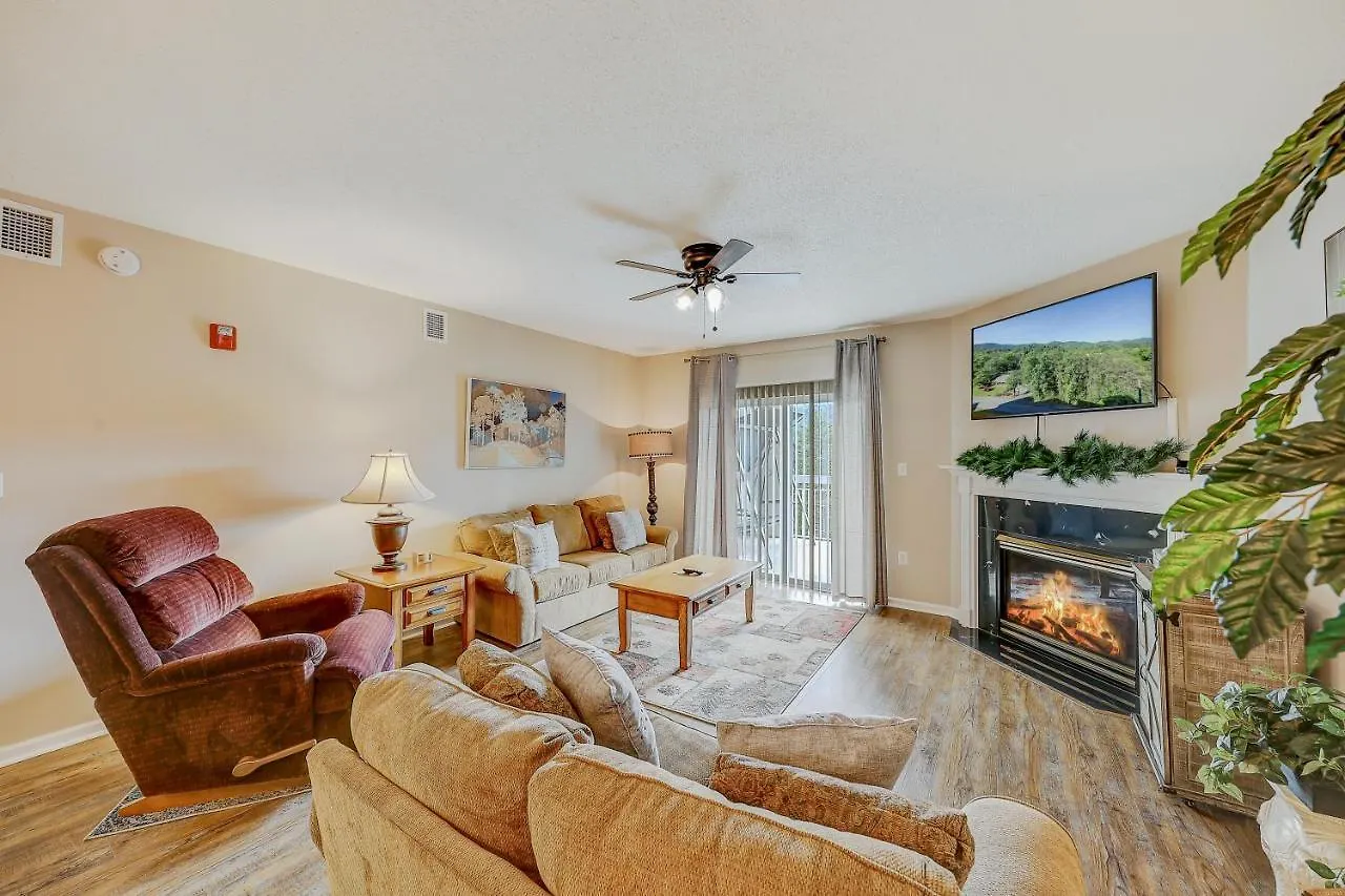 Apartment Livin It Up Whispering Pines 632 Pigeon Forge