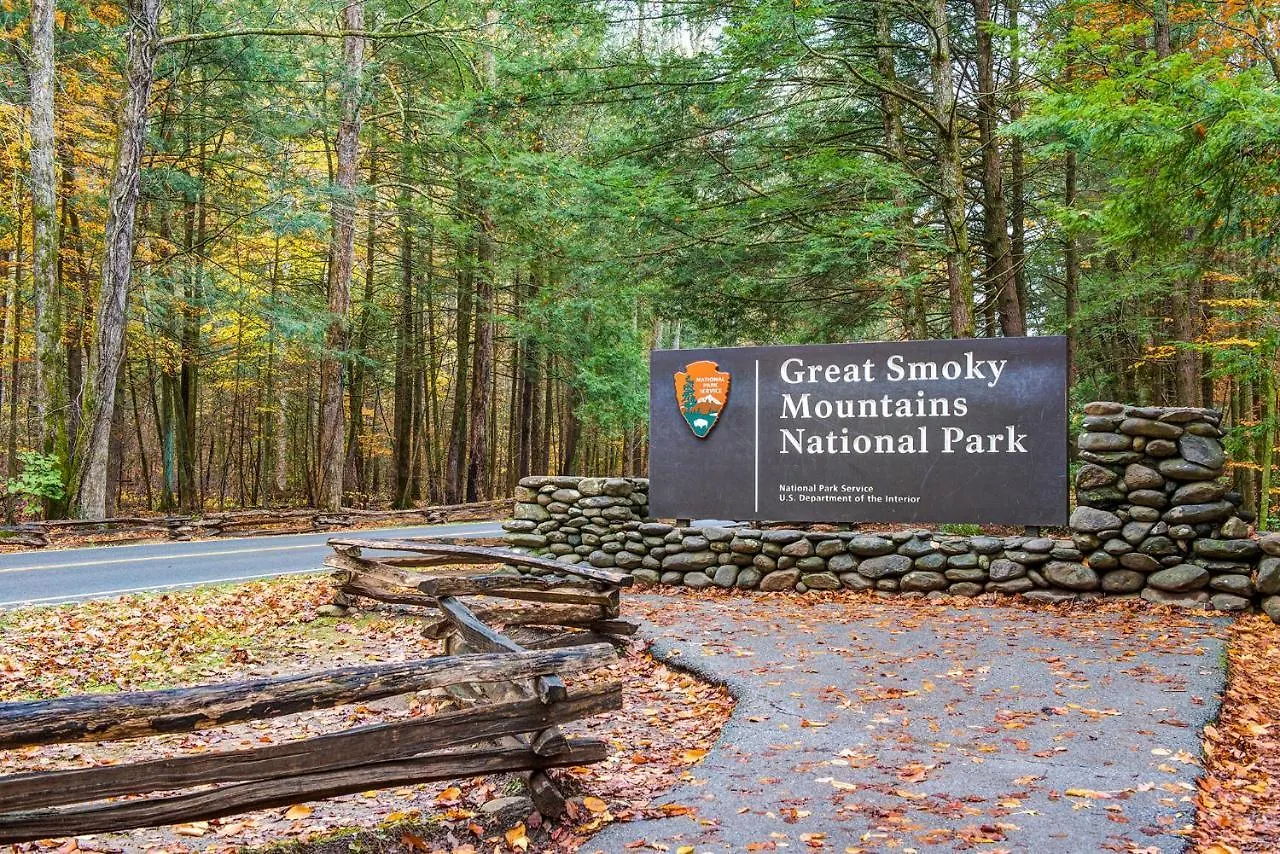 Woodland Escape * Pigeon Forge