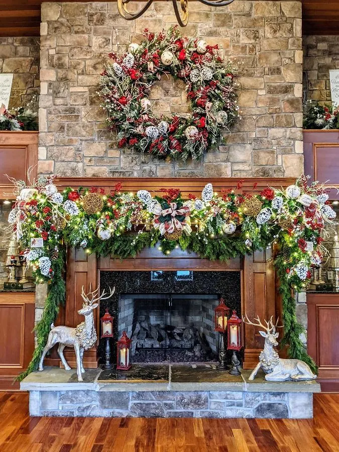 The At Christmas Place Hotel Pigeon Forge