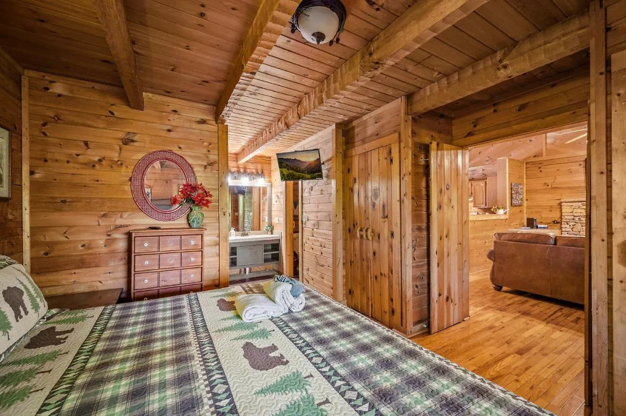 Romantic Log With Hot Tub Сasa de vacaciones *