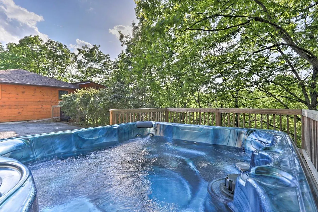 度假居 Luxe With Hot Tub, Theater, Pool Table, Arcade *