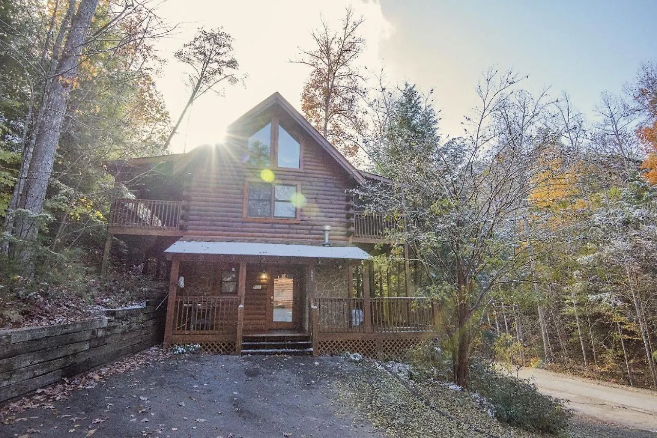 Er226 - Locker's Mountain Hideaway * Pigeon Forge