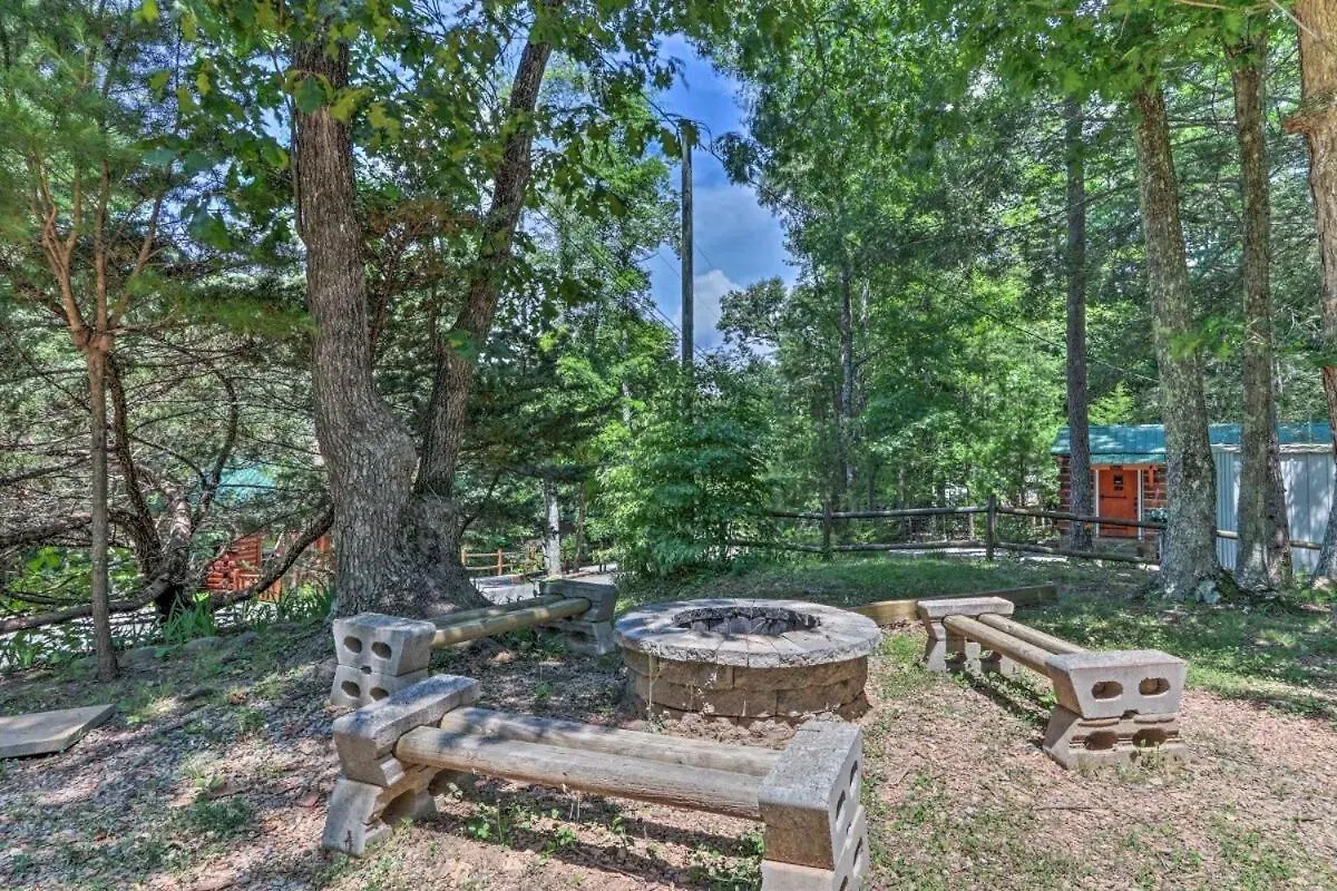 Pet Friendly Super Cozy Mtn Retreat Wfirepit 펜션 비둘기 포지