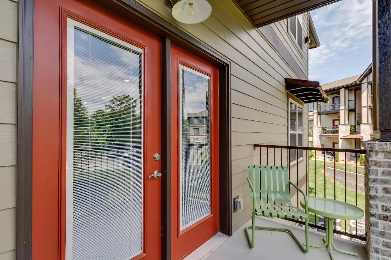 New 3 Bedroom Sleeps 6 Apartment *