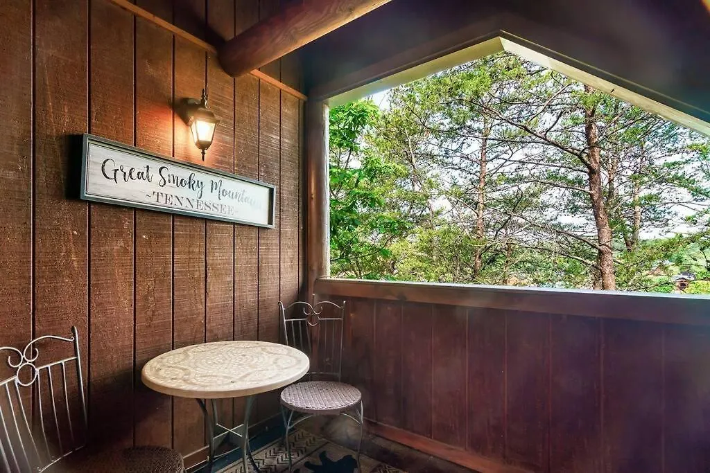2 Miles From Dollywood Family With Seasonal Outdoor Swimming Pool, Year Around Heated Indoor Swimming Pool, Townhome Style Cabin, Private Hot Tub, Arcade, Tv, Wifi, Kitchen With Refrigerator, Washer And Dryer * Pigeon Forge