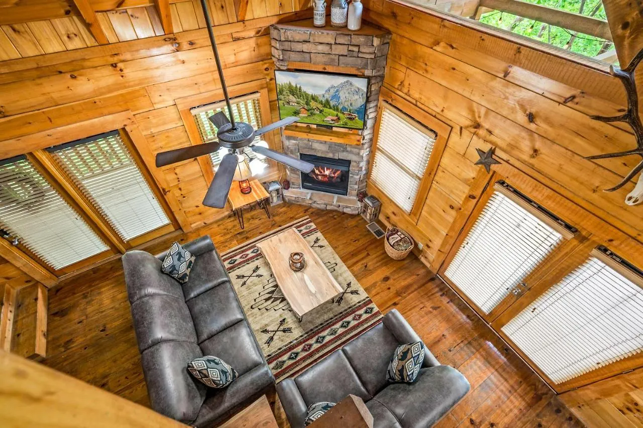 Charming Cabin W/ Hot Tub, Game Room, Location 비둘기 포지